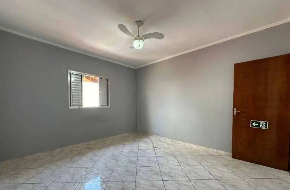 Foto 4 de Sobrado com 3 quartos para alugar, 140m2 em Vila Camilópolis, Santo Andre - SP