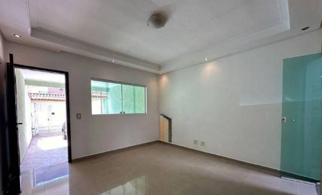 Foto 1 de Sobrado com 3 quartos para alugar, 140m2 em Vila Camilópolis, Santo Andre - SP