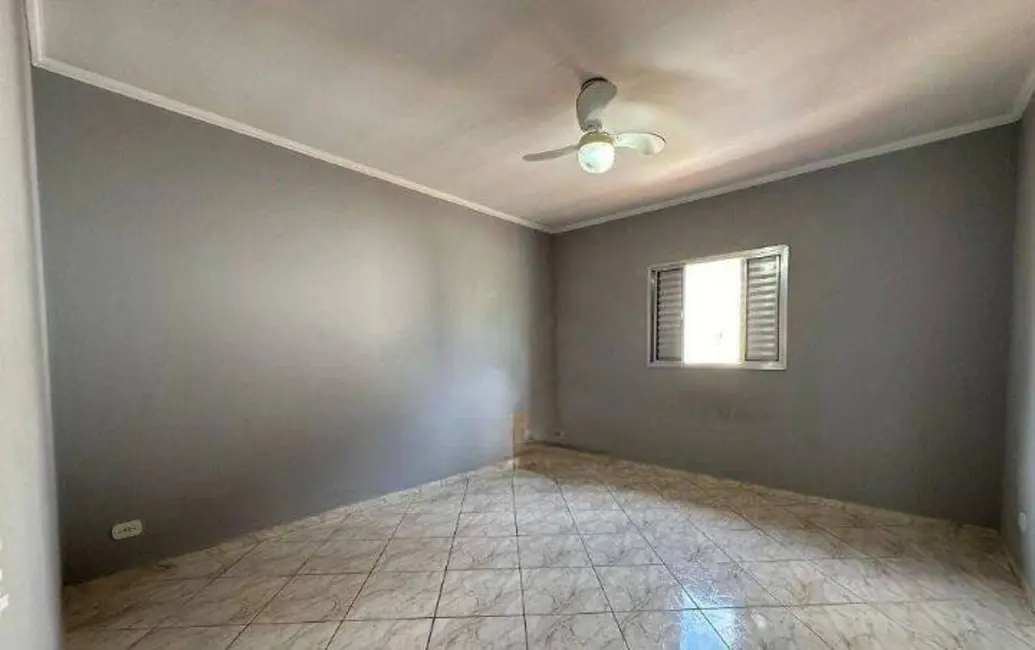 Foto 2 de Sobrado com 3 quartos para alugar, 140m2 em Vila Camilópolis, Santo Andre - SP