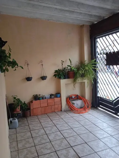 Casa com 3 quartos para alugar, 100m2 em Parque Novo Oratório, Santo Andre - SP - imagem 3 Foto 3 de Casa com 3 quartos para alugar, 100m2 em Parque Novo Oratório, Santo Andre - SP