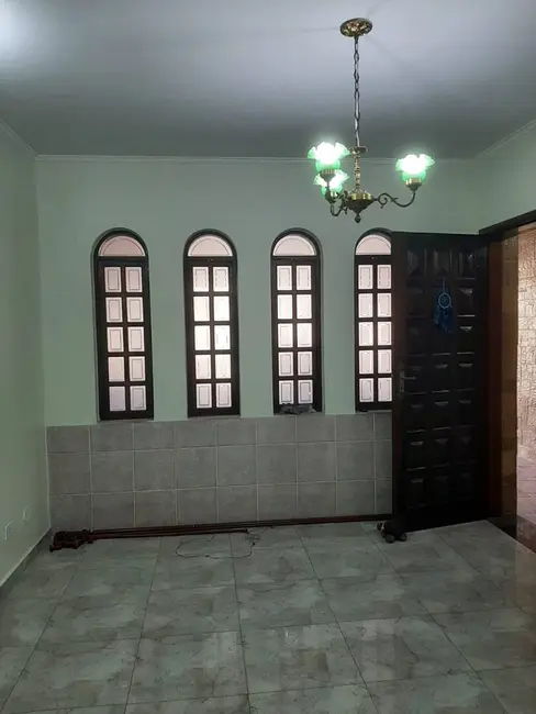 Foto 1 de Sobrado com 3 quartos para alugar, 180m2 em Vila Camilópolis, Santo Andre - SP