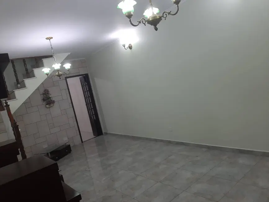 Foto 2 de Sobrado com 3 quartos para alugar, 180m2 em Vila Camilópolis, Santo Andre - SP