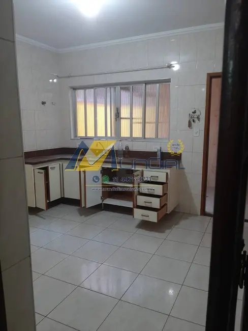 Sobrado com 3 quartos para alugar, 180m2 em Vila Camilópolis, Santo Andre - SP - imagem 9 Foto 9 de Sobrado com 3 quartos para alugar, 180m2 em Vila Camilópolis, Santo Andre - SP