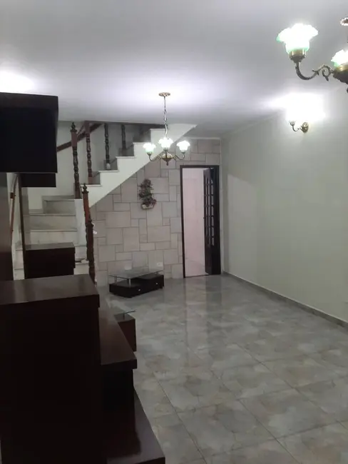 Foto 3 de Sobrado com 3 quartos para alugar, 180m2 em Vila Camilópolis, Santo Andre - SP