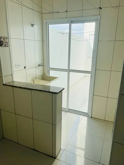 Foto 1 de Apartamento com 2 quartos para alugar, 64m2 em Parque Jaçatuba, Santo Andre - SP