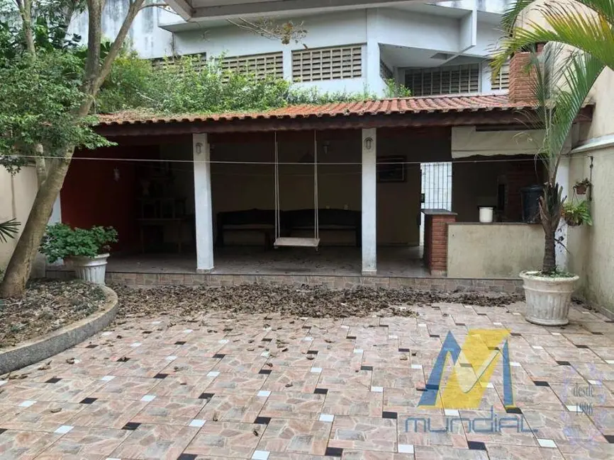 Casa com 3 quartos para alugar, 350m2 em Vila Floresta, Santo Andre - SP - imagem 3 Foto 3 de Casa com 3 quartos para alugar, 350m2 em Vila Floresta, Santo Andre - SP