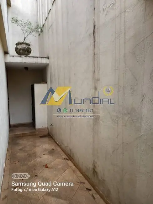 Sobrado com 3 quartos para alugar, 246m2 em Vila Alzira, Santo Andre - SP - imagem 2 Foto 2 de Sobrado com 3 quartos para alugar, 246m2 em Vila Alzira, Santo Andre - SP
