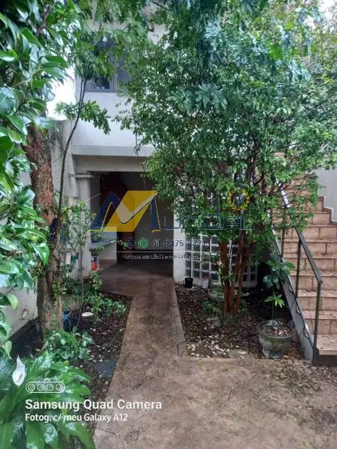 Sobrado com 3 quartos para alugar, 246m2 em Vila Alzira, Santo Andre - SP - imagem 9 Foto 9 de Sobrado com 3 quartos para alugar, 246m2 em Vila Alzira, Santo Andre - SP