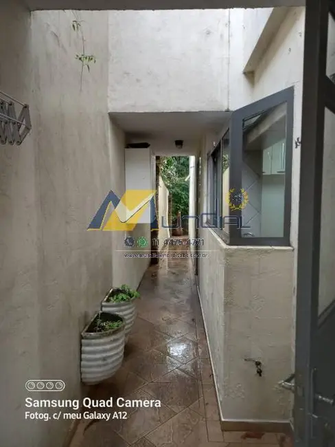 Sobrado com 3 quartos para alugar, 246m2 em Vila Alzira, Santo Andre - SP - imagem 4 Foto 4 de Sobrado com 3 quartos para alugar, 246m2 em Vila Alzira, Santo Andre - SP