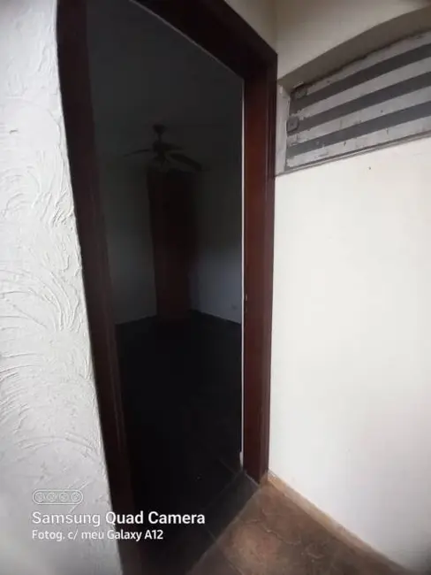 Foto 1 de Sobrado com 3 quartos para alugar, 246m2 em Vila Alzira, Santo Andre - SP