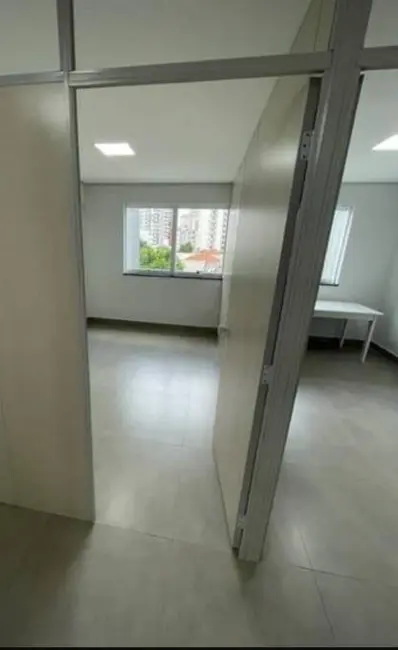 Foto 3 de Casa para alugar, 40m2 em Vila Bastos, Santo Andre - SP