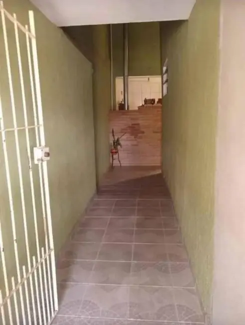Foto 2 de Casa com 3 quartos para alugar, 380m2 em Vila Cecília Maria, Santo Andre - SP