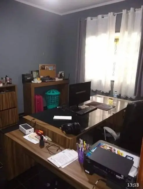 Foto 1 de Casa com 3 quartos para alugar, 380m2 em Vila Cecília Maria, Santo Andre - SP