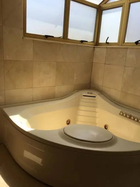 Casa com 4 quartos para alugar, 550m2 em Jardim São Caetano, Sao Caetano Do Sul - SP - imagem 8 Foto 8 de Casa com 4 quartos para alugar, 550m2 em Jardim São Caetano, Sao Caetano Do Sul - SP