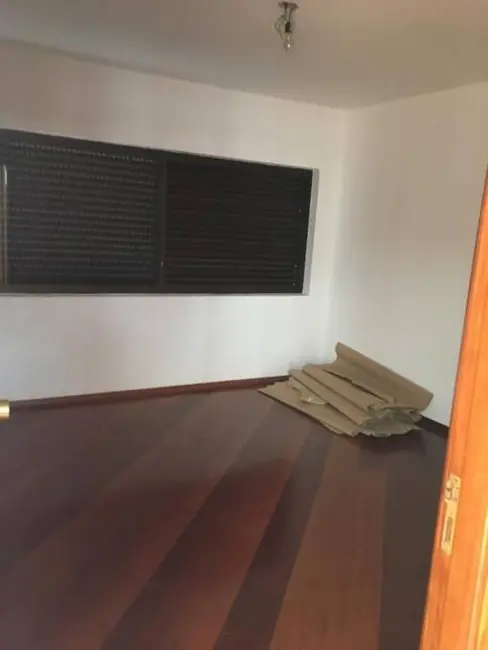 Casa com 4 quartos para alugar, 550m2 em Jardim São Caetano, Sao Caetano Do Sul - SP - imagem 3 Foto 3 de Casa com 4 quartos para alugar, 550m2 em Jardim São Caetano, Sao Caetano Do Sul - SP