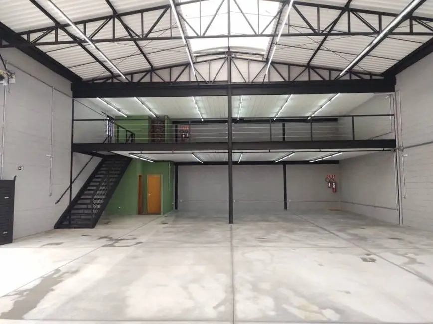 Armazém / Galpão para alugar, 360m2 em Vila Homero Thon, Santo Andre - SP - imagem 1 Foto 1 de Armazém / Galpão para alugar, 360m2 em Vila Homero Thon, Santo Andre - SP