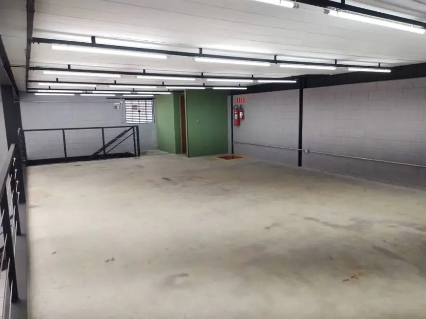 Armazém / Galpão para alugar, 360m2 em Vila Homero Thon, Santo Andre - SP - imagem 5 Foto 5 de Armazém / Galpão para alugar, 360m2 em Vila Homero Thon, Santo Andre - SP