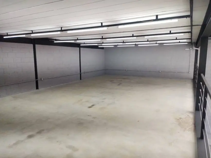 Armazém / Galpão para alugar, 360m2 em Vila Homero Thon, Santo Andre - SP - imagem 9 Foto 9 de Armazém / Galpão para alugar, 360m2 em Vila Homero Thon, Santo Andre - SP