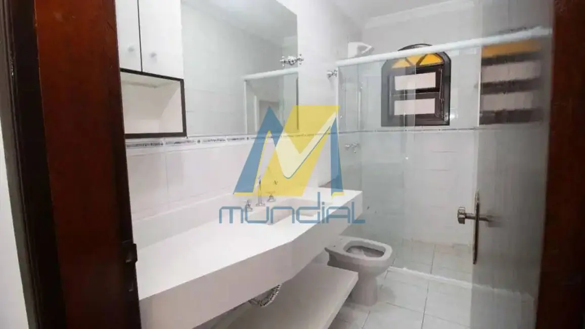 Sobrado com 4 quartos para alugar, 270m2 em Vila Camilópolis, Santo Andre - SP - imagem 6 Foto 6 de Sobrado com 4 quartos para alugar, 270m2 em Vila Camilópolis, Santo Andre - SP
