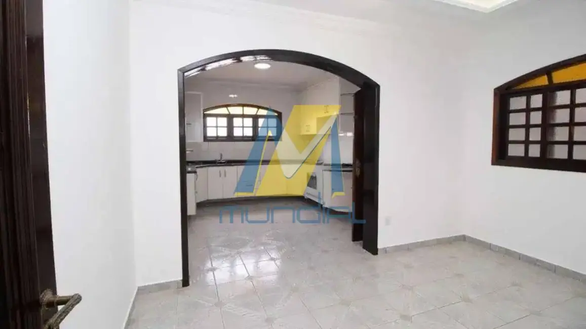 Sobrado com 4 quartos para alugar, 270m2 em Vila Camilópolis, Santo Andre - SP - imagem 8 Foto 8 de Sobrado com 4 quartos para alugar, 270m2 em Vila Camilópolis, Santo Andre - SP