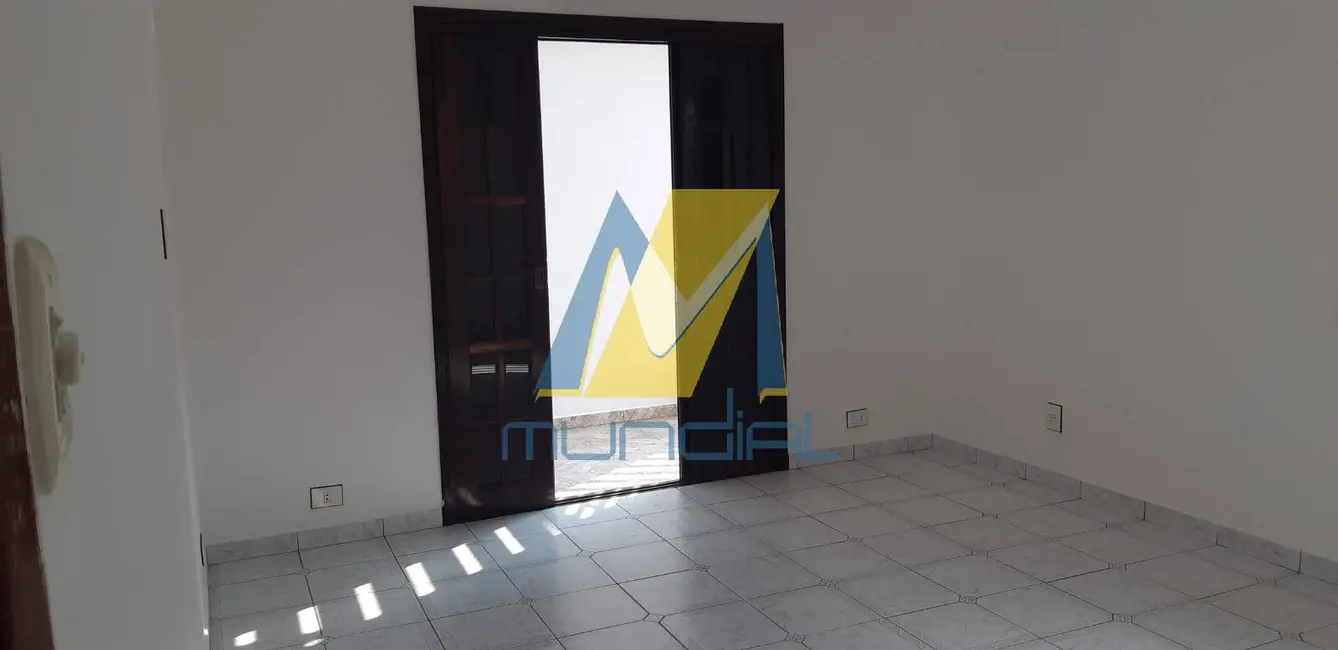 Casa com 2 quartos para alugar, 179m2 em Jardim das Maravilhas, Santo Andre - SP - imagem 3 Foto 3 de Casa com 2 quartos para alugar, 179m2 em Jardim das Maravilhas, Santo Andre - SP