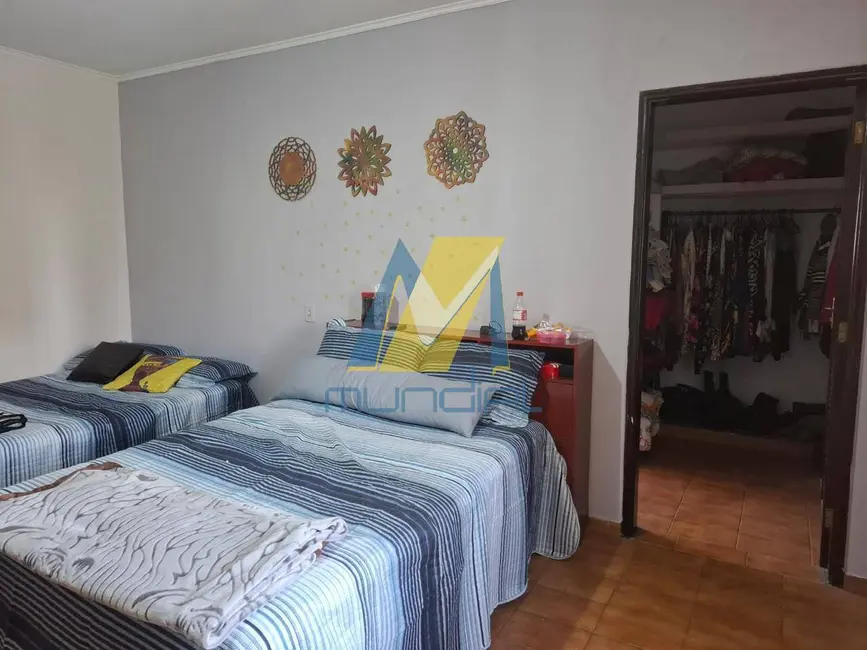 Sobrado com 5 quartos à venda, 300m2 em Jardim Las Vegas, Santo Andre - SP - imagem 6 Foto 6 de Sobrado com 5 quartos à venda, 300m2 em Jardim Las Vegas, Santo Andre - SP