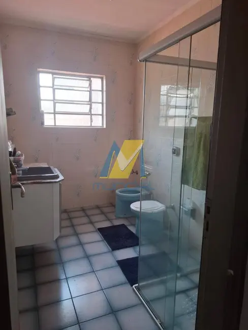 Sobrado com 5 quartos à venda, 300m2 em Jardim Las Vegas, Santo Andre - SP - imagem 9 Foto 9 de Sobrado com 5 quartos à venda, 300m2 em Jardim Las Vegas, Santo Andre - SP