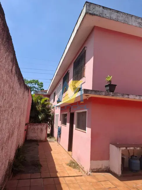 Sobrado com 5 quartos à venda, 300m2 em Jardim Las Vegas, Santo Andre - SP - imagem 2 Foto 2 de Sobrado com 5 quartos à venda, 300m2 em Jardim Las Vegas, Santo Andre - SP