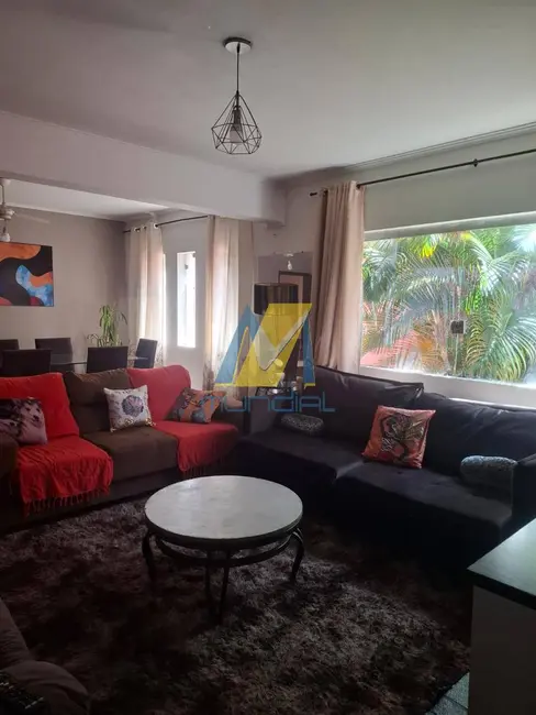 Sobrado com 5 quartos à venda, 300m2 em Jardim Las Vegas, Santo Andre - SP - imagem 5 Foto 5 de Sobrado com 5 quartos à venda, 300m2 em Jardim Las Vegas, Santo Andre - SP