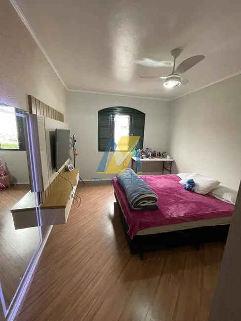 Foto 8 de Sobrado com 4 quartos à venda, 215m2 em Jardim Las Vegas, Santo Andre - SP