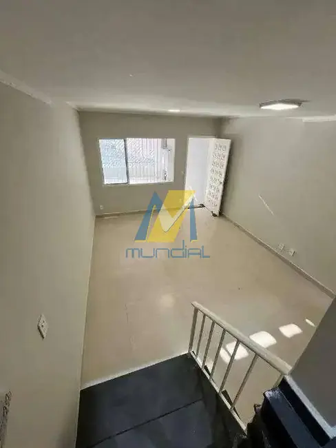 Sobrado com 3 quartos à venda, 172m2 em Vila Alzira, Santo Andre - SP - imagem 2 Foto 2 de Sobrado com 3 quartos à venda, 172m2 em Vila Alzira, Santo Andre - SP