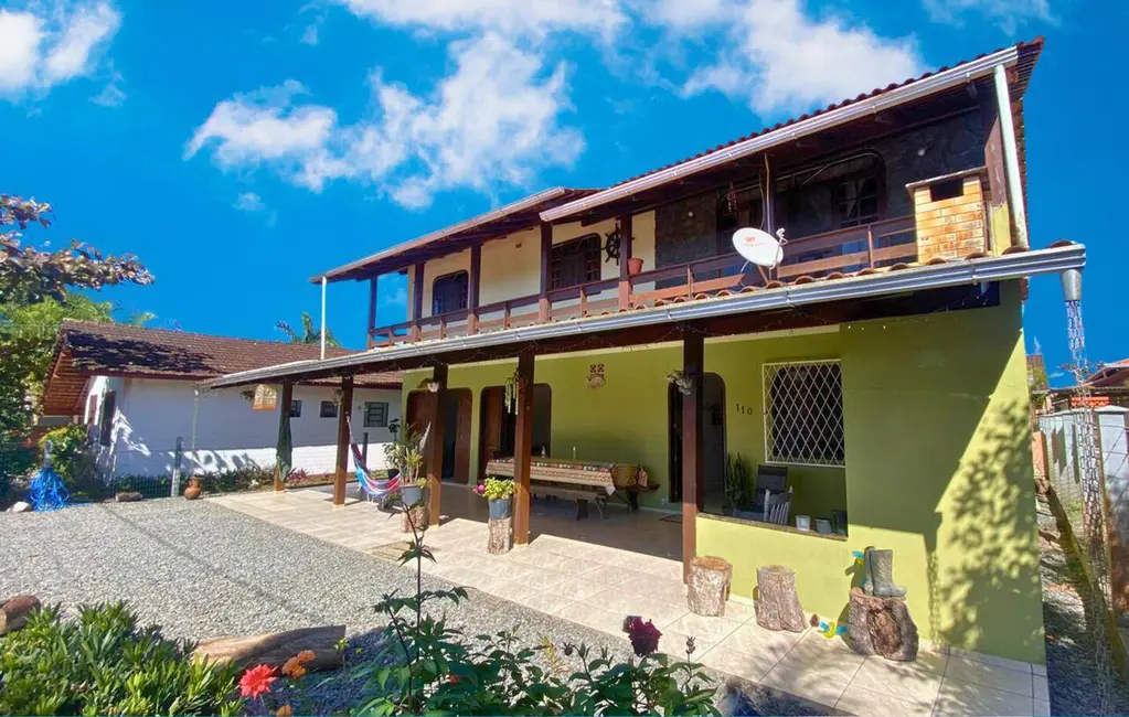 Foto 3 de Casa com 4 quartos à venda, 360m2 em Balneario Barra Do Sul - SC