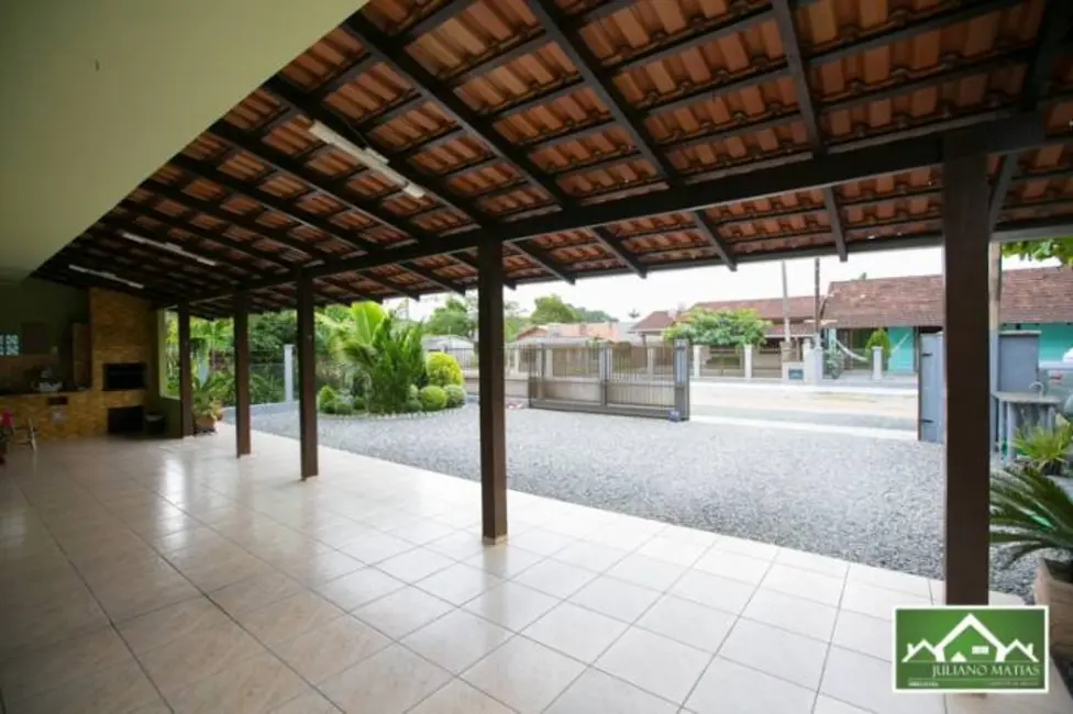 Foto 5 de Casa com 4 quartos à venda, 360m2 em Balneario Barra Do Sul - SC