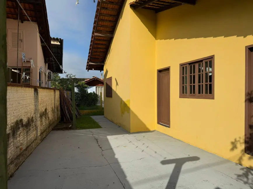 Foto 8 de Casa com 3 quartos à venda, 93m2 em Balneario Barra Do Sul - SC