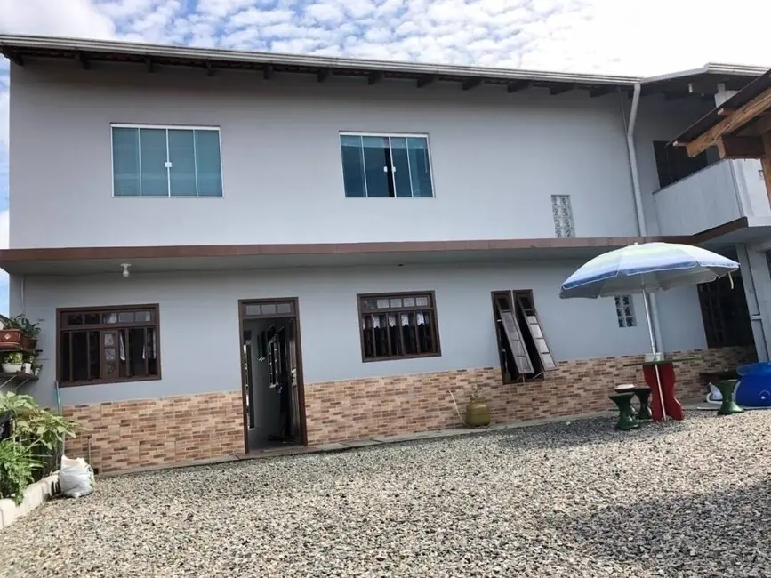 Foto 4 de Sobrado com 6 quartos à venda, 220m2 em Centro, Balneario Barra Do Sul - SC