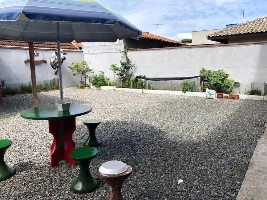 Foto 5 de Sobrado com 6 quartos à venda, 220m2 em Centro, Balneario Barra Do Sul - SC