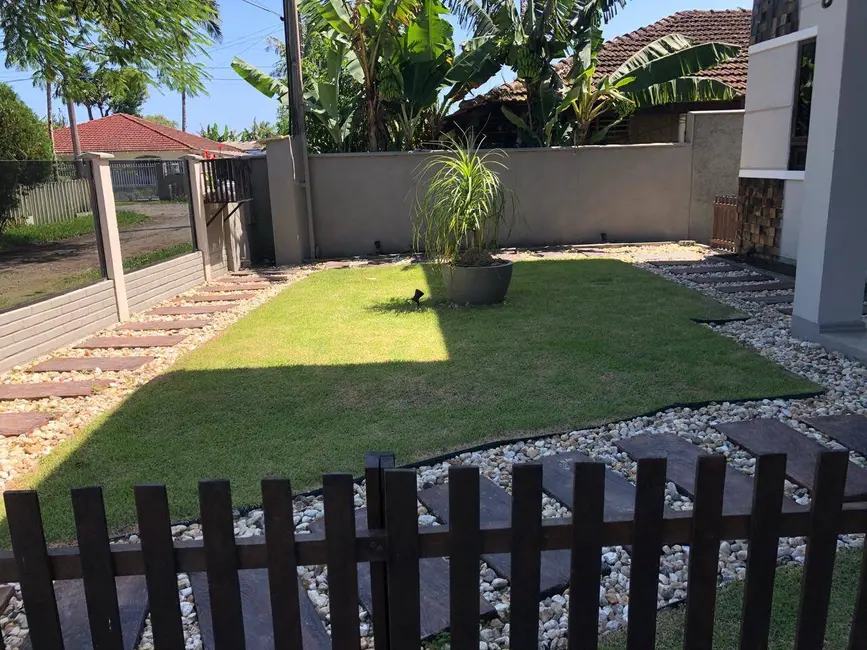Foto 7 de Sobrado com 4 quartos à venda, 240m2 em Balneario Barra Do Sul - SC