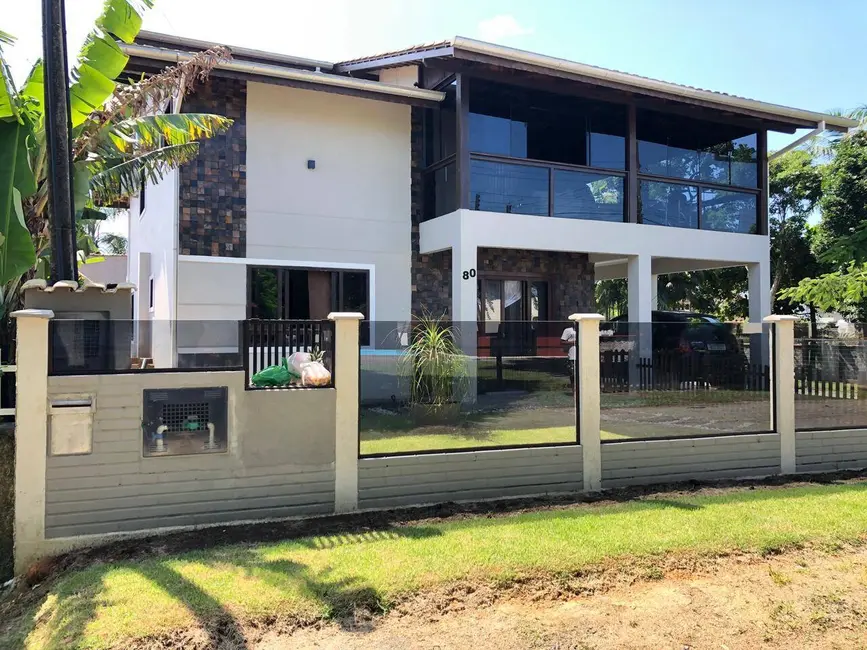 Foto 4 de Sobrado com 4 quartos à venda, 240m2 em Balneario Barra Do Sul - SC