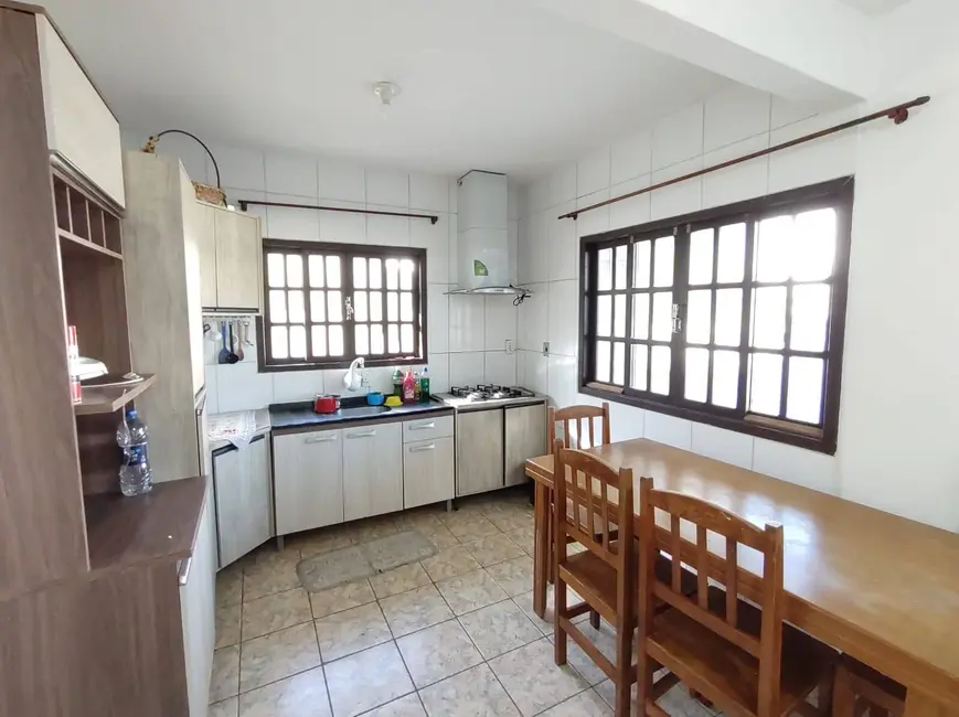 Foto 3 de Casa com 5 quartos à venda, 198m2 em Centro, Balneario Barra Do Sul - SC