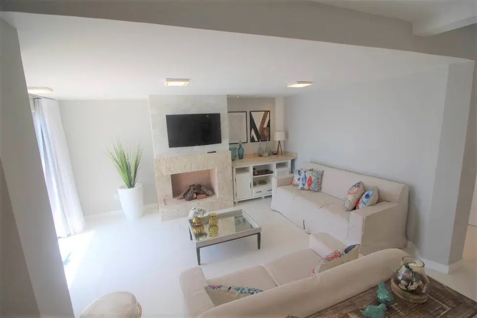Foto 6 de Sobrado com 5 quartos à venda, 204m2 em Barra Velha - SC