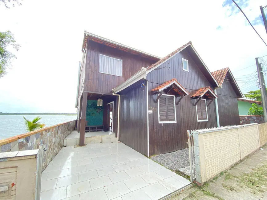 Foto 3 de Casa com 5 quartos à venda, 170m2 em Balneario Barra Do Sul - SC