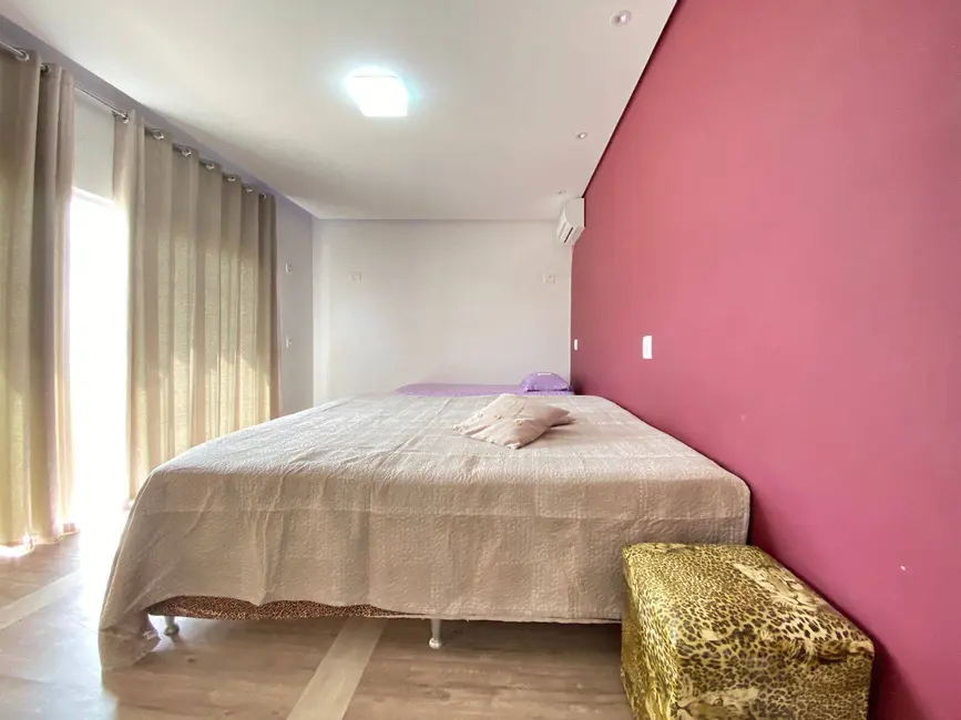 Foto 9 de Casa com 5 quartos à venda, 170m2 em Balneario Barra Do Sul - SC