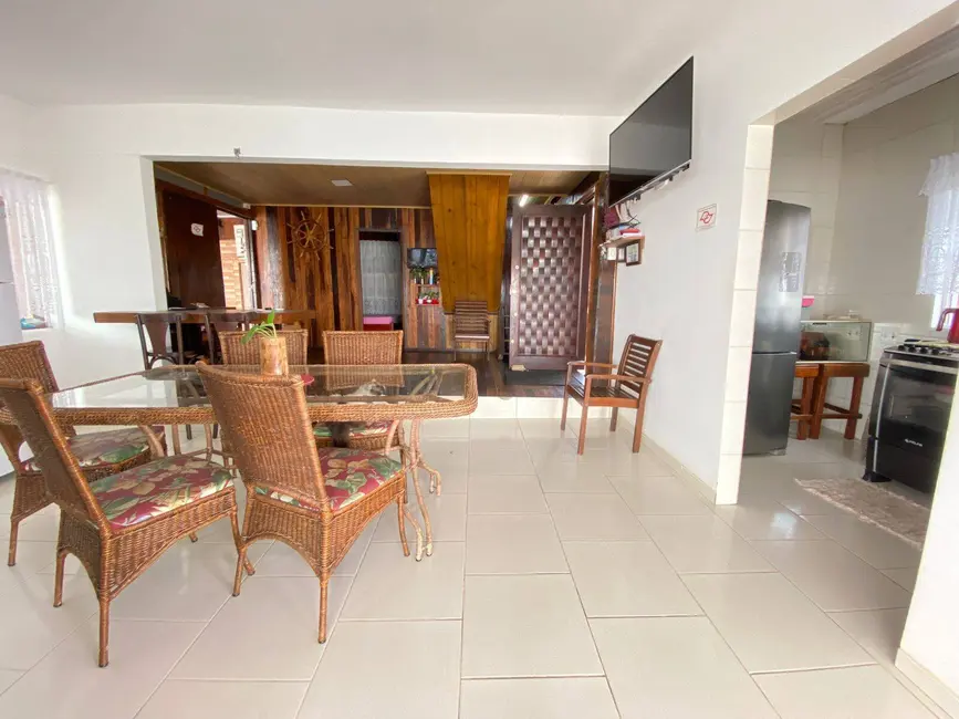 Foto 6 de Casa com 5 quartos à venda, 170m2 em Balneario Barra Do Sul - SC