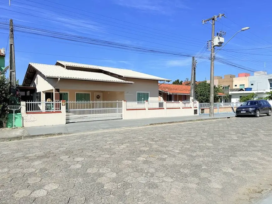 Foto 3 de Casa com 3 quartos à venda, 155m2 em Centro, Balneario Barra Do Sul - SC