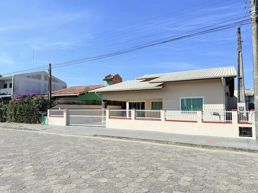 Foto 1 de Casa com 3 quartos à venda, 155m2 em Centro, Balneario Barra Do Sul - SC