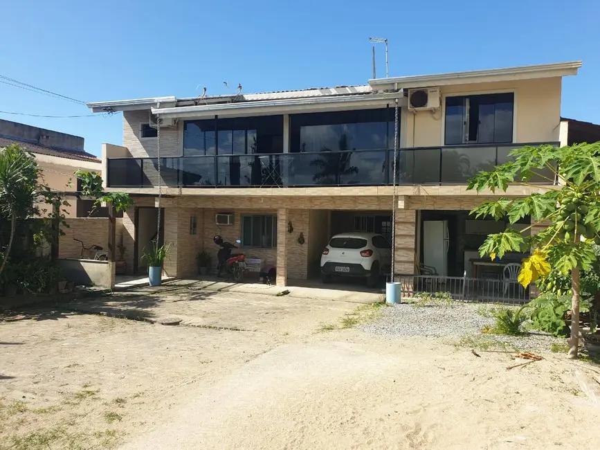 Foto 3 de Casa com 5 quartos à venda, 240m2 em Centro, Balneario Barra Do Sul - SC