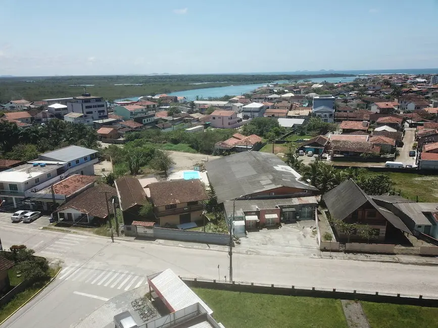 Foto 4 de Sobrado com 3 quartos à venda, 282m2 em Centro, Balneario Barra Do Sul - SC