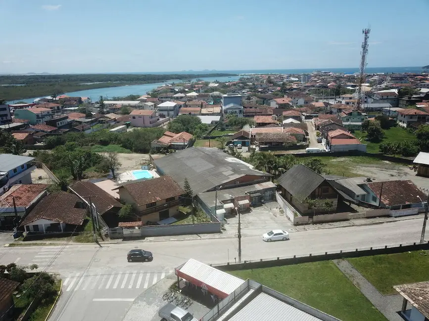 Foto 1 de Sobrado com 3 quartos à venda, 282m2 em Centro, Balneario Barra Do Sul - SC