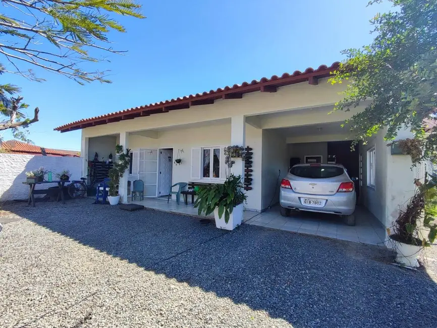 Foto 1 de Casa com 2 quartos à venda, 100m2 em Balneario Barra Do Sul - SC