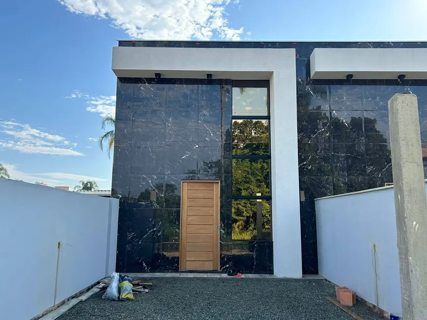 Foto 2 de Casa com 3 quartos à venda, 74m2 em Balneario Barra Do Sul - SC